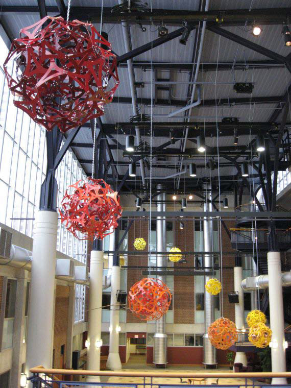 Estudio de Caso: Fabricando Esferas Geométricas